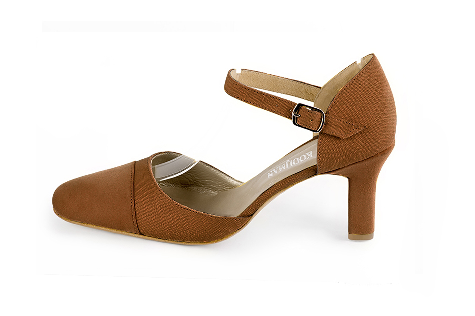 Women's caramel brown open side dress shoes, with an instep strap. Round toe. High kitten heels - Profile view